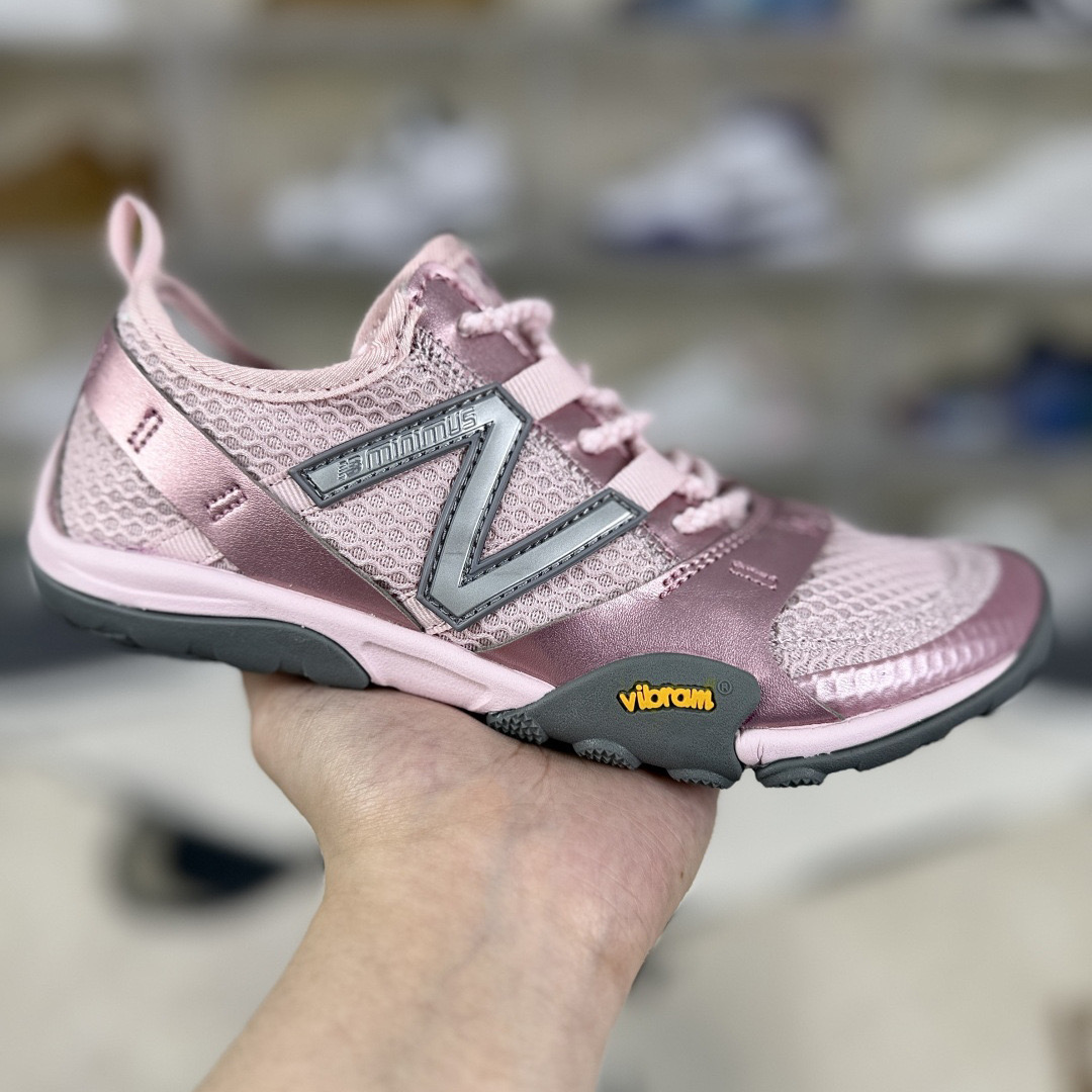 New Balance MT10 Pink Sneakers