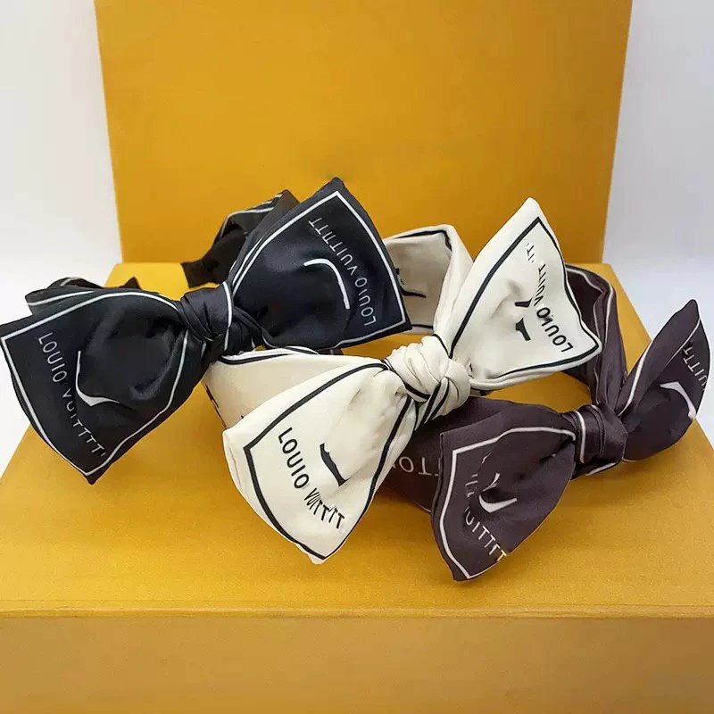 Louis Vuitton Bow He